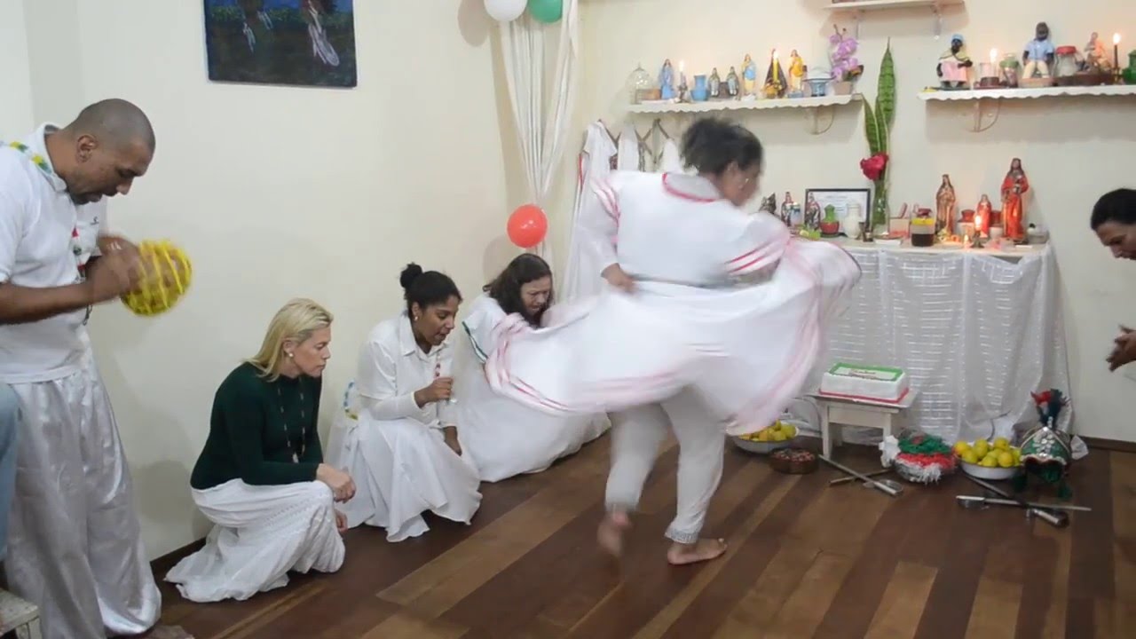 Homenagem ao Pai Ogum de Umbanda  na casa de uma amiga Mãe Patrícia *vídeo feito por mim*