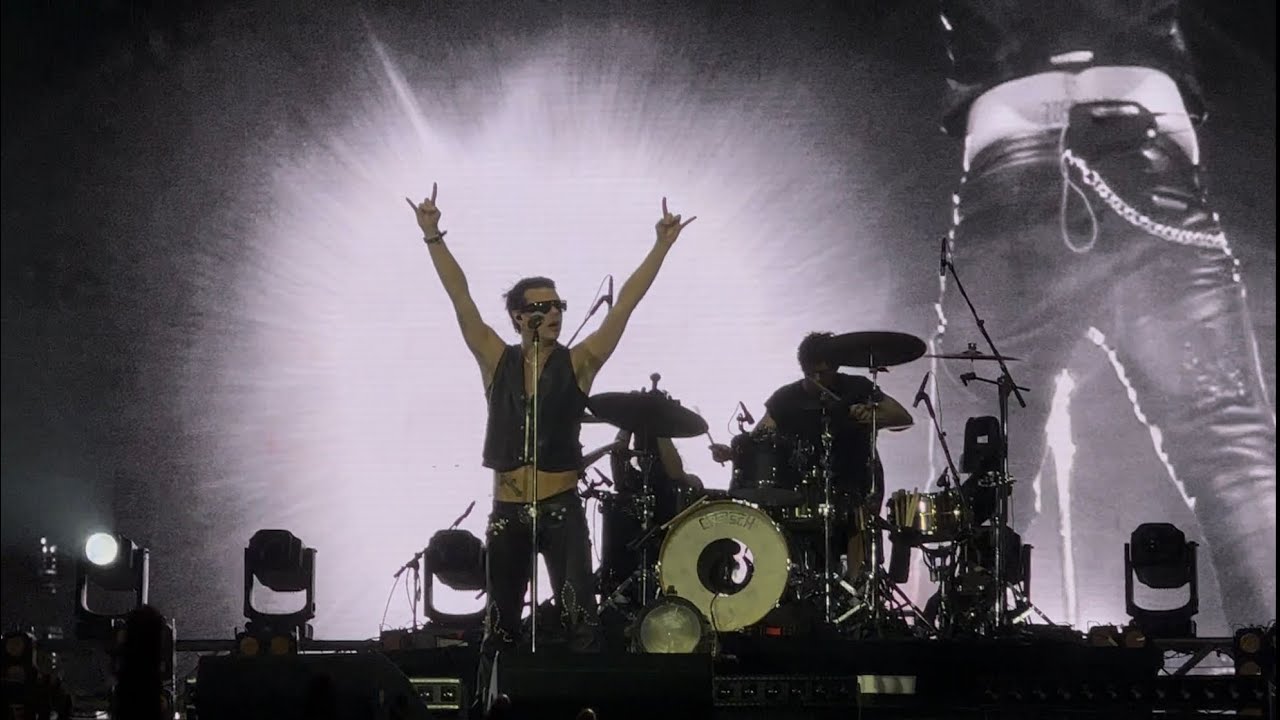 YUNGBLUD live in India | Hello Heaven, Hello | Lollapalooza 