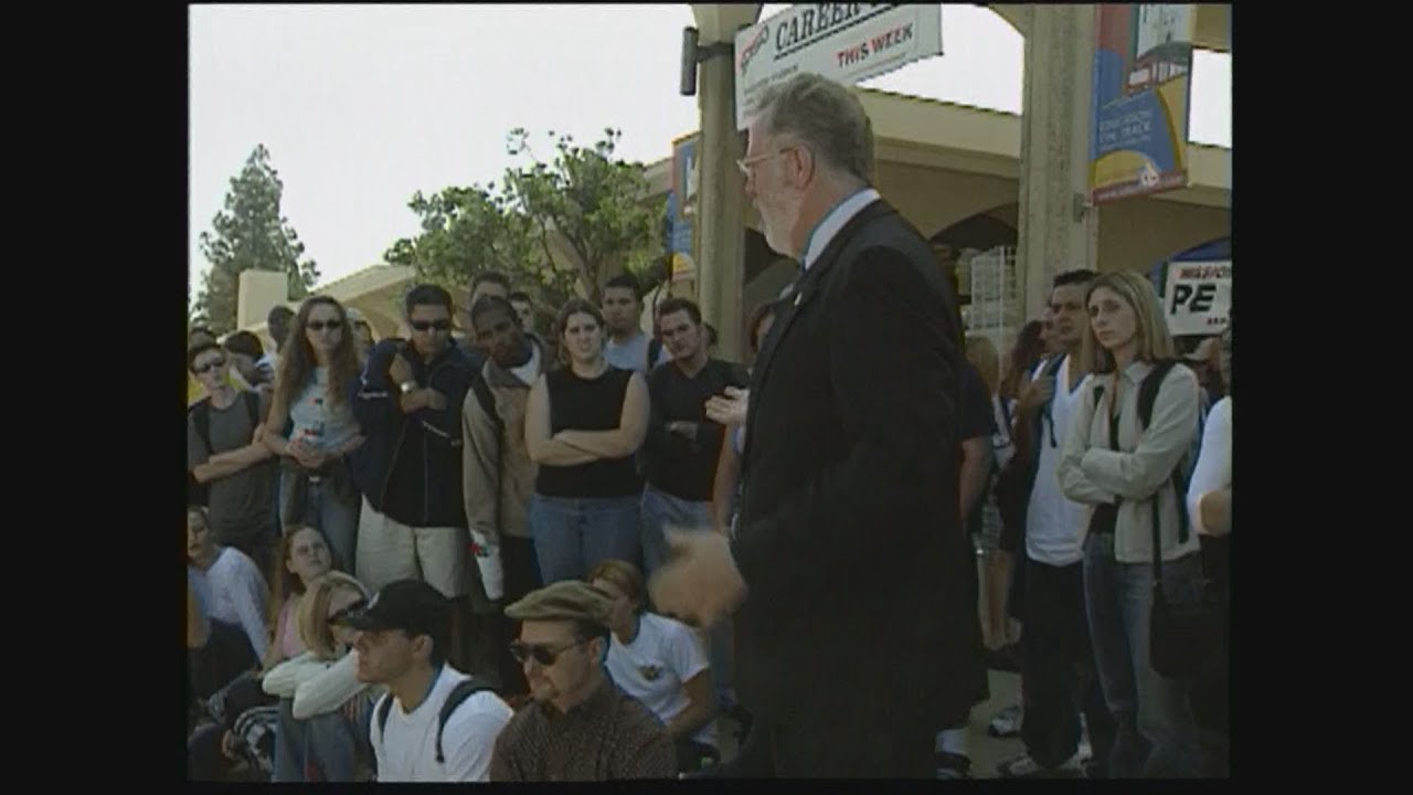 Students at San Diego State University react to news on 9/11