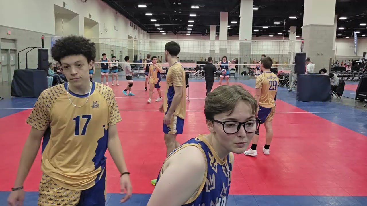 Sunday. Game 2. Set 1