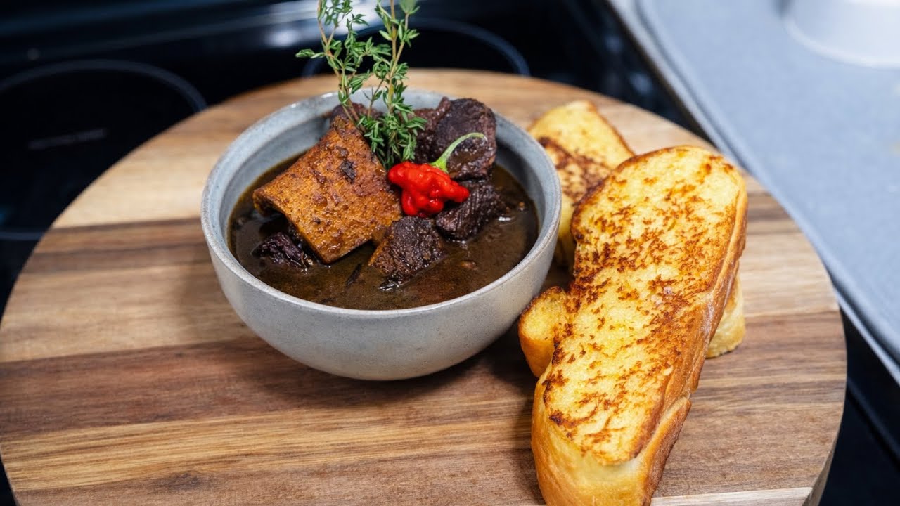 Homemade plat bread with rich Guyanese pepper pot 🔥