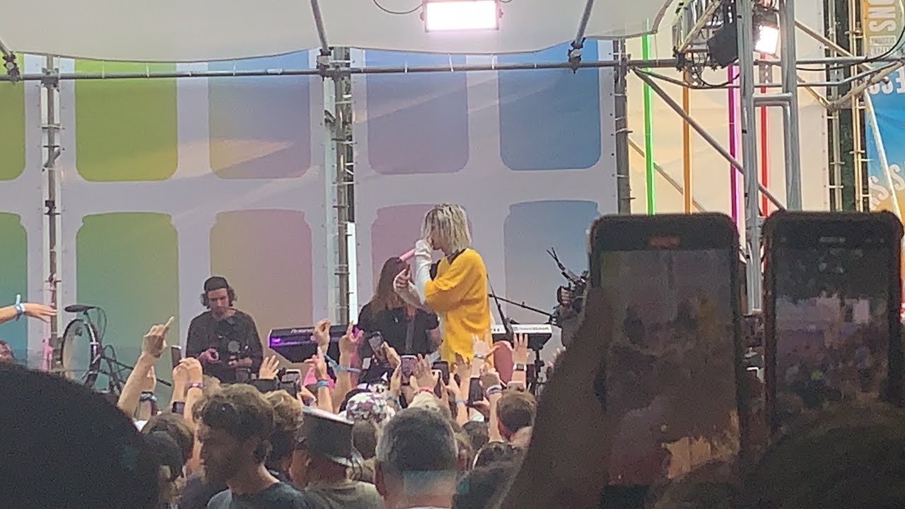 forget me too | machine gun kelly (surprise set - lollapalooza 2021)