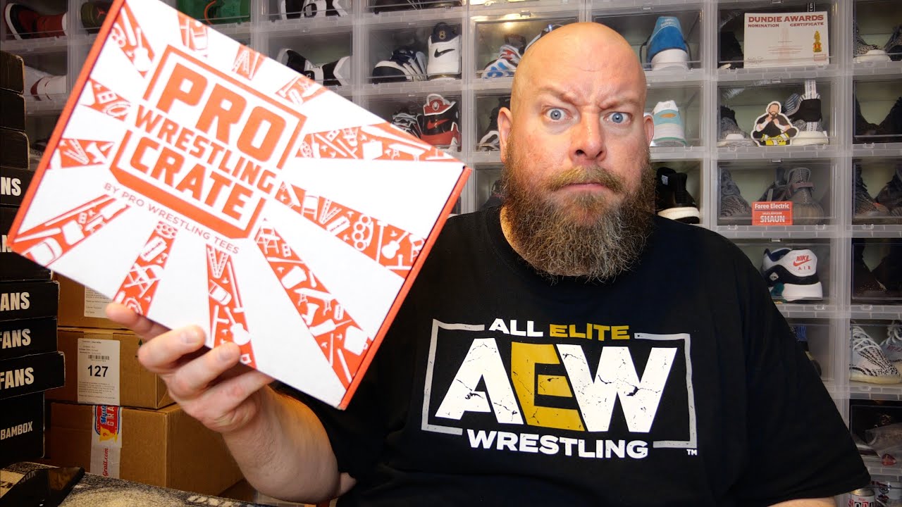 Opening the November 2021 PRO WRESTLING CRATE Mystery Box + Worst Box of 2021?