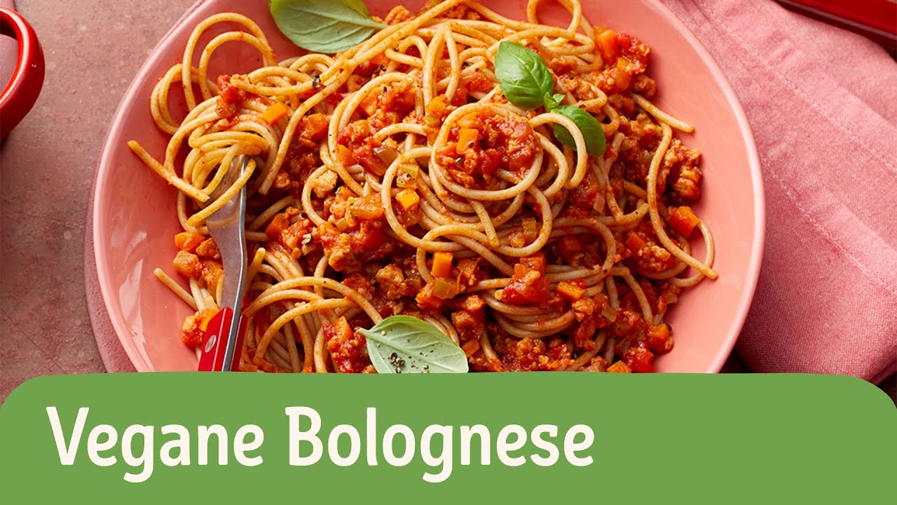 Vegane Bolognese selber machen 🍝🌱 | REWE Deine K&uuml;che