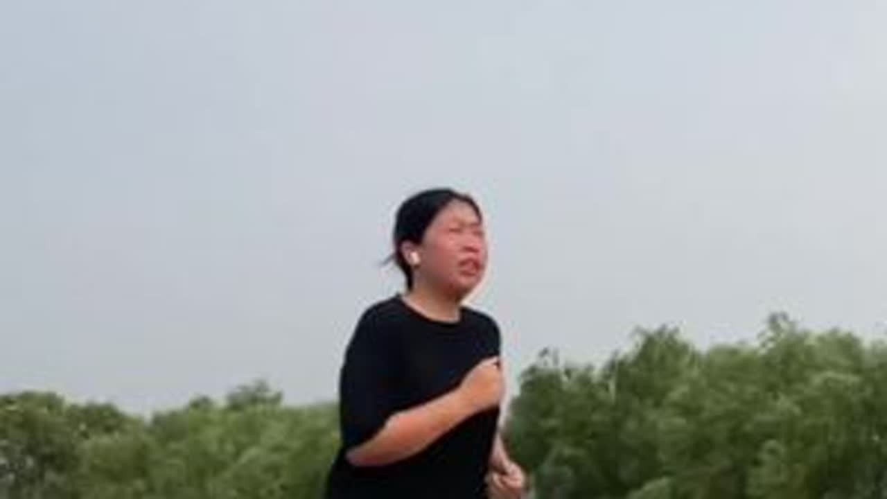 暑假的第一天从打卡五公里开始，跑完之后接弟弟放假回家#纪录美好生活 #农村生活 #日常vlog #小县城的慢节奏生活