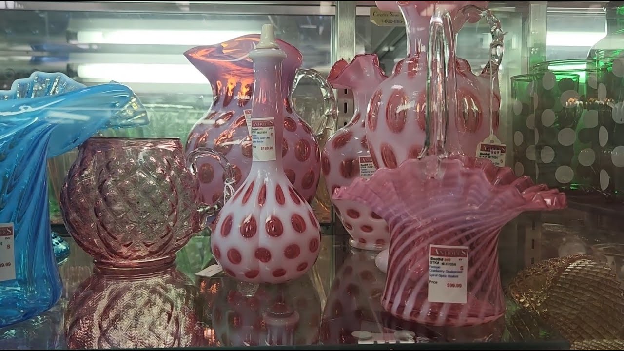Field Trip to Springfield Antique Center in Ohio - Tour and Hunt for Uranium Glass and Antiques etc.