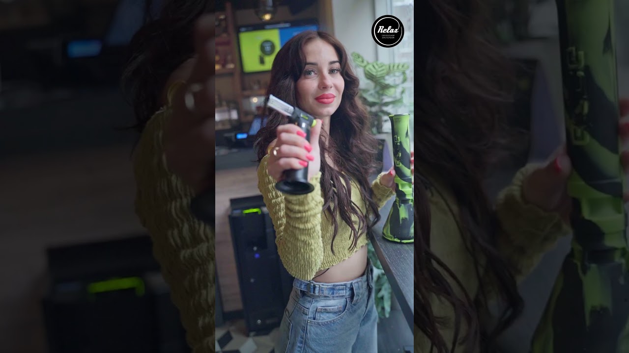 Relax Coffeeshop Amsterdam | Bong Moments