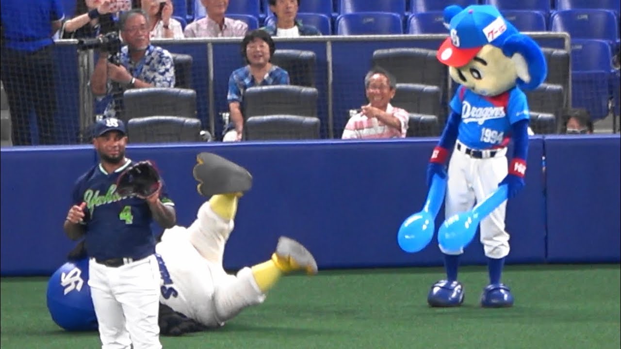 2018.08.10 ボールが頭部直撃も、時間差で痛がるつば九郎