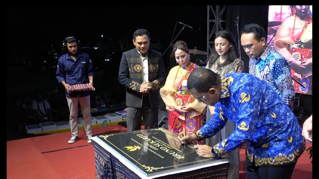 25 Tahun STIKOM Uyelindo, Gubernur NTT Melki Laka Lena Resmikan Gedung Bruno Sukarto