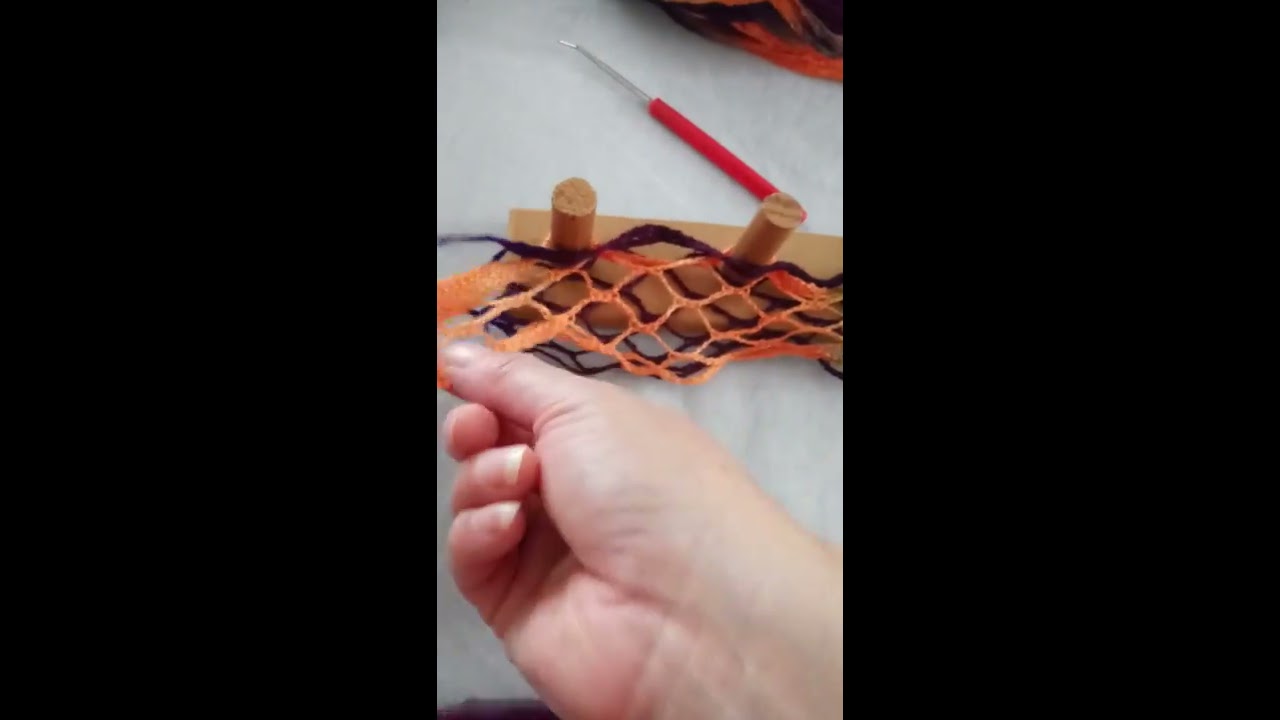 Cuello / bufanda,. malla tejida con telar de 4 postes