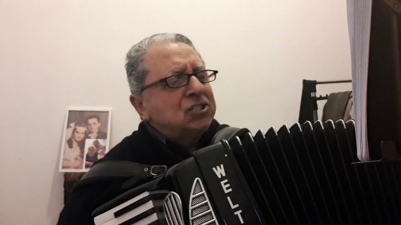Precum cocori zbor spre zări albastre