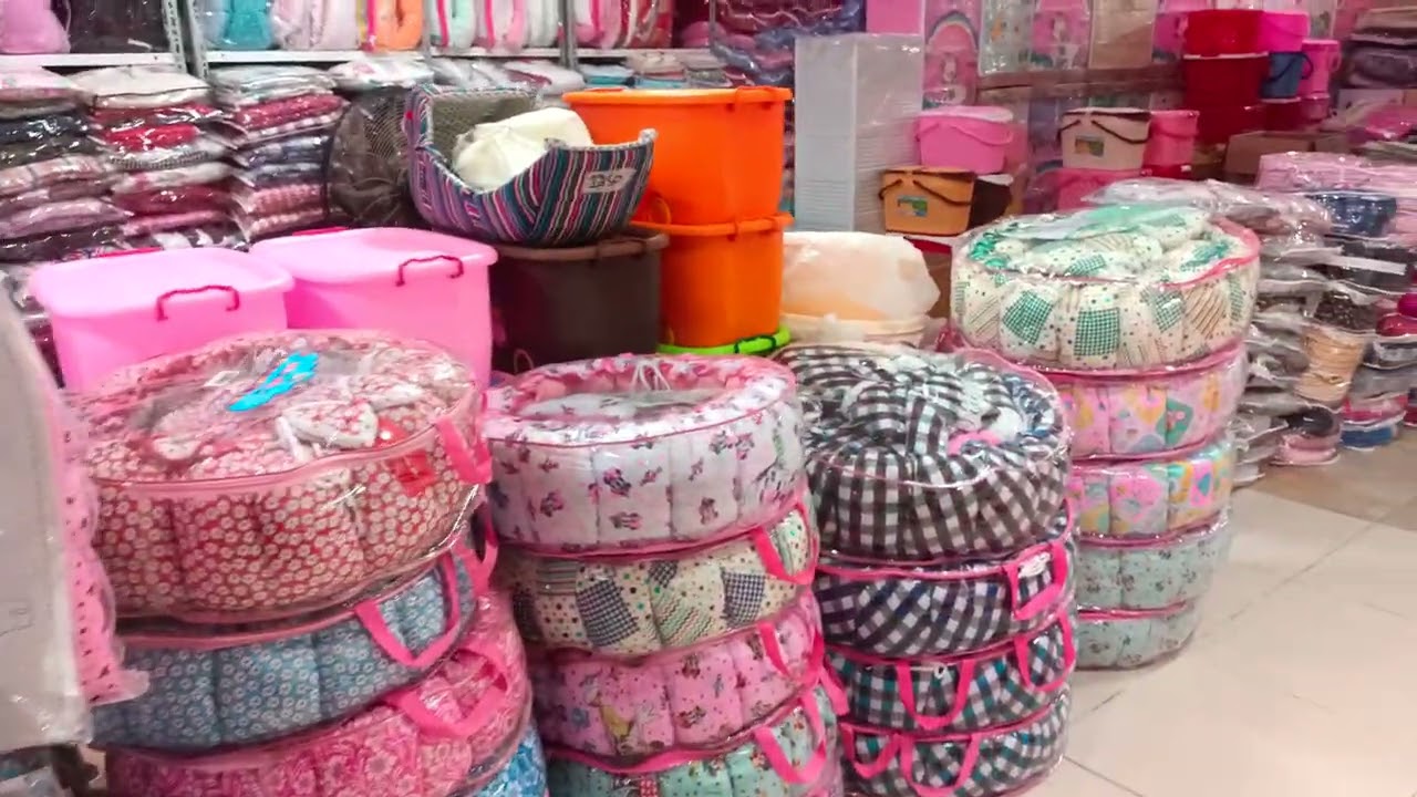 HamzA Mothercare...Central plaza shopping Mall may agayi ab bacho ki dunya...