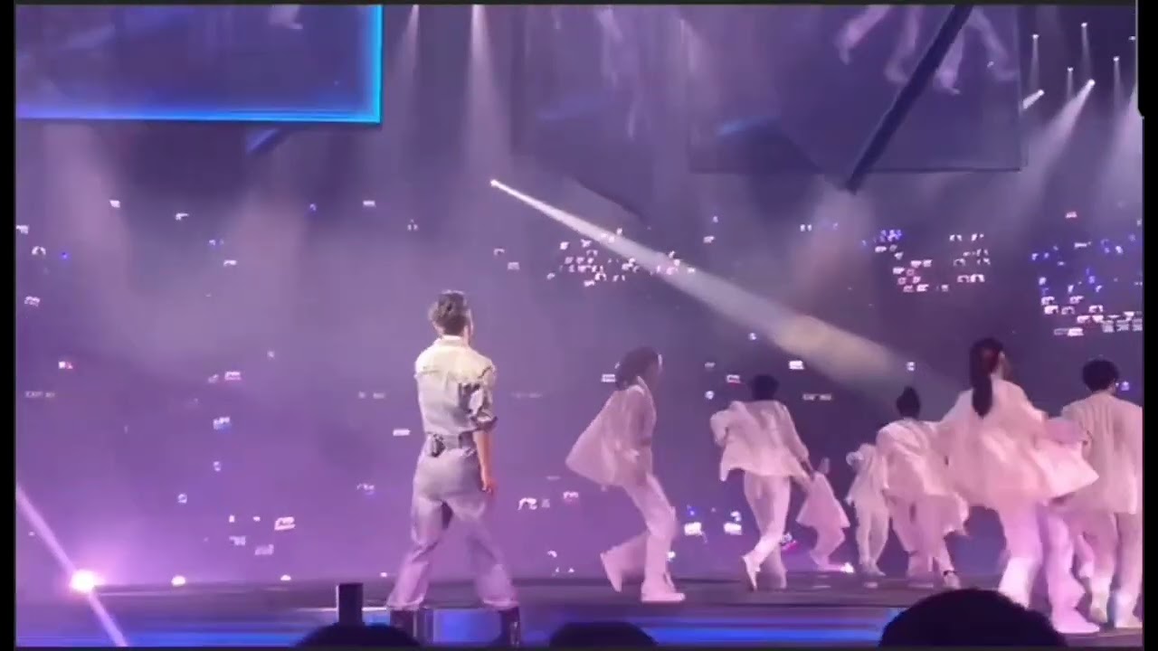 Mirror演唱會意外 （電視牆砸到人）concert accident