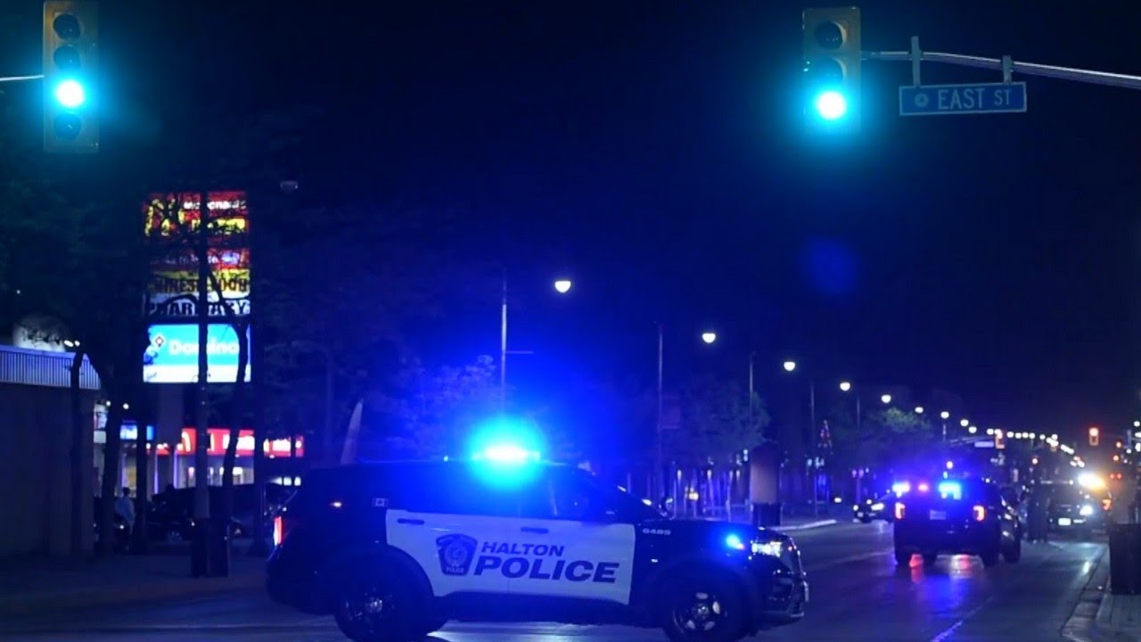 Police break up hundreds of teens in Oakville after fireworks riot