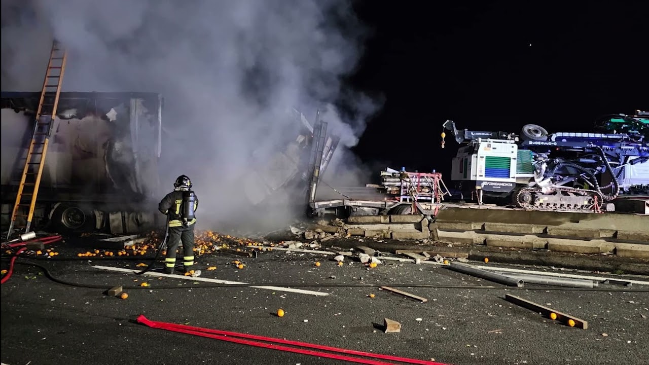 Inferno in A1, riaperto dopo dodici ore il tratto tra Arezzo e Monte San Savino