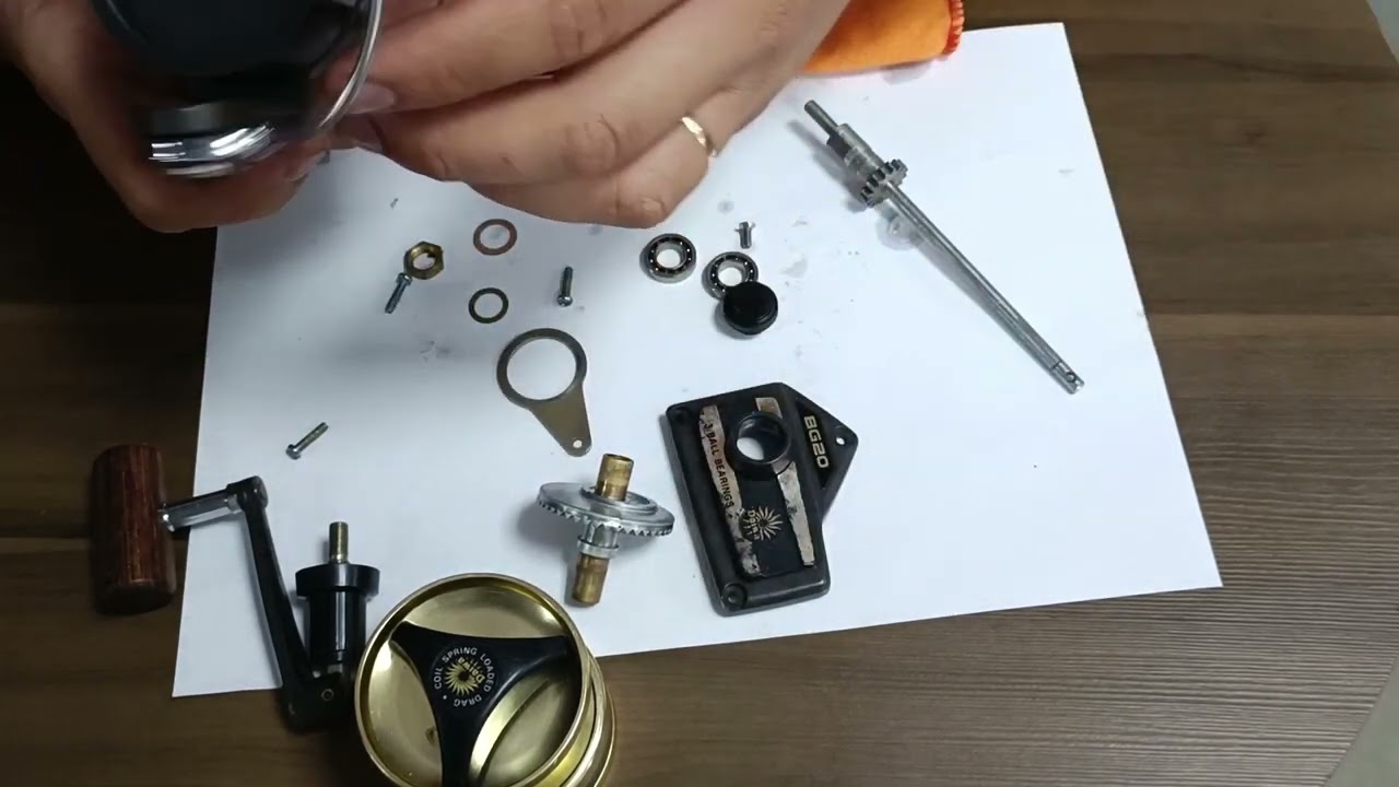 Molinete BG 20  Daiwa lubrificação.
