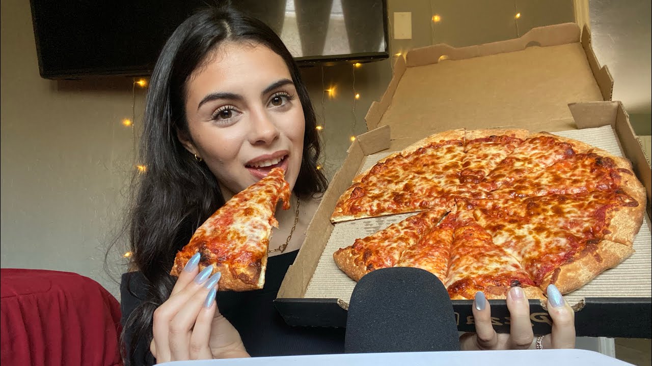 Asmr| Pizza Mukbang🍕(cupped eating sounds)