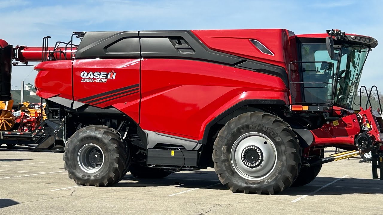 Case IH AF 11 Debuts At The NFMS & Running The Track Hoe In The Snow S4 E58