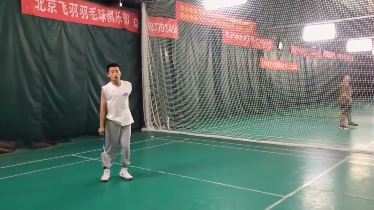 叶盛佳和周政杰羽毛球对决