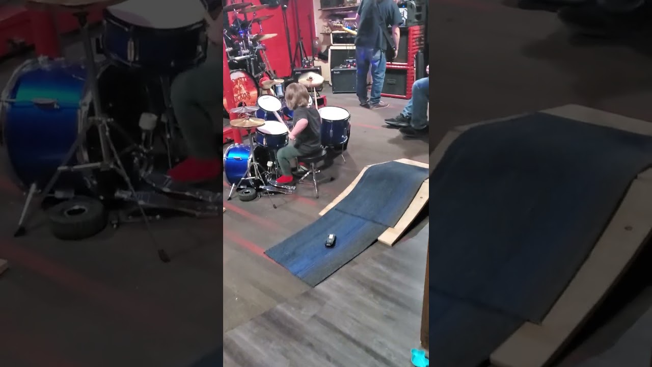 Progress week 3ish with his dbl bass 🤘🥁