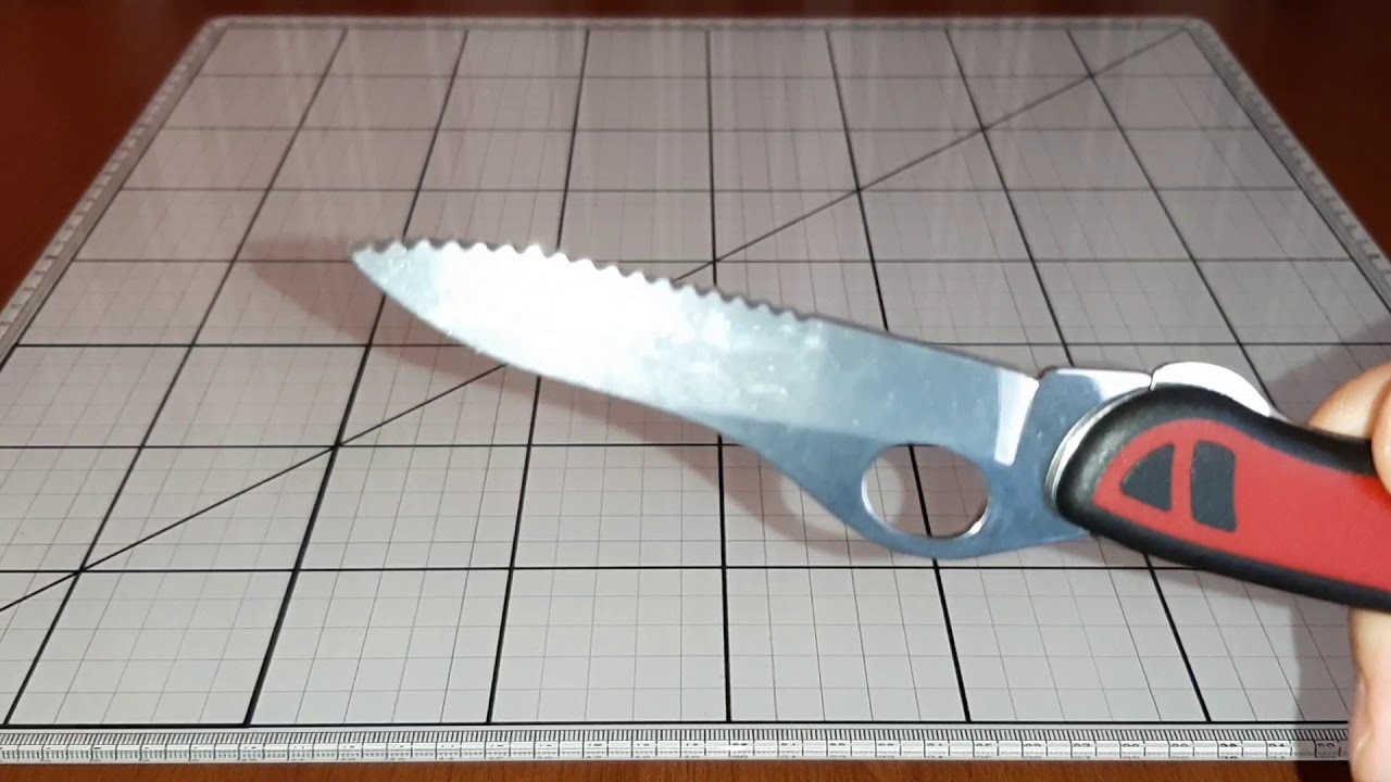 Обзор ножа Victorinox Alpineer Grip, серрейторное лезвие (0.8321.MWC)