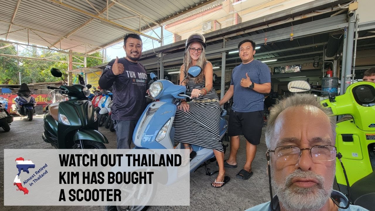Ким купил скутер в Хуахине | Tuk Motorbike Shop