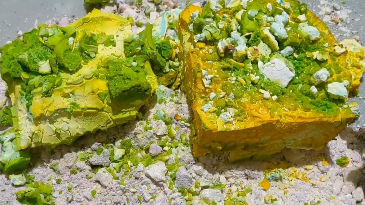 My 1st BSN purchase and crush! Citric acid dyed, dyed and plain chunks.