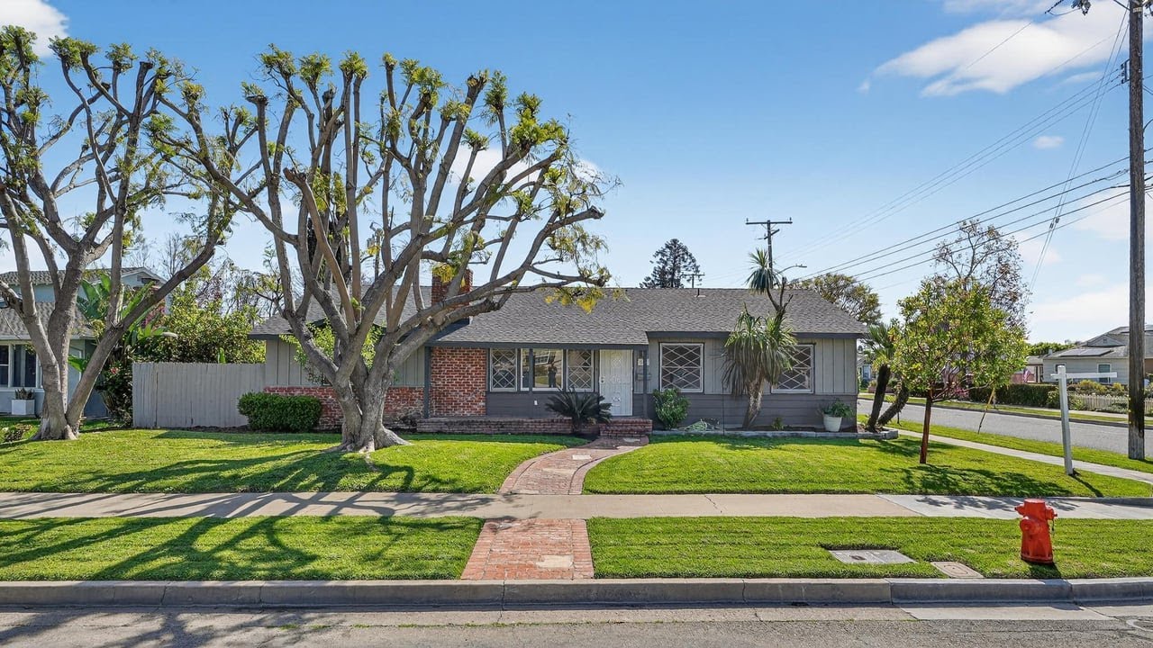 504 E Barkley Ave, Orange, CA