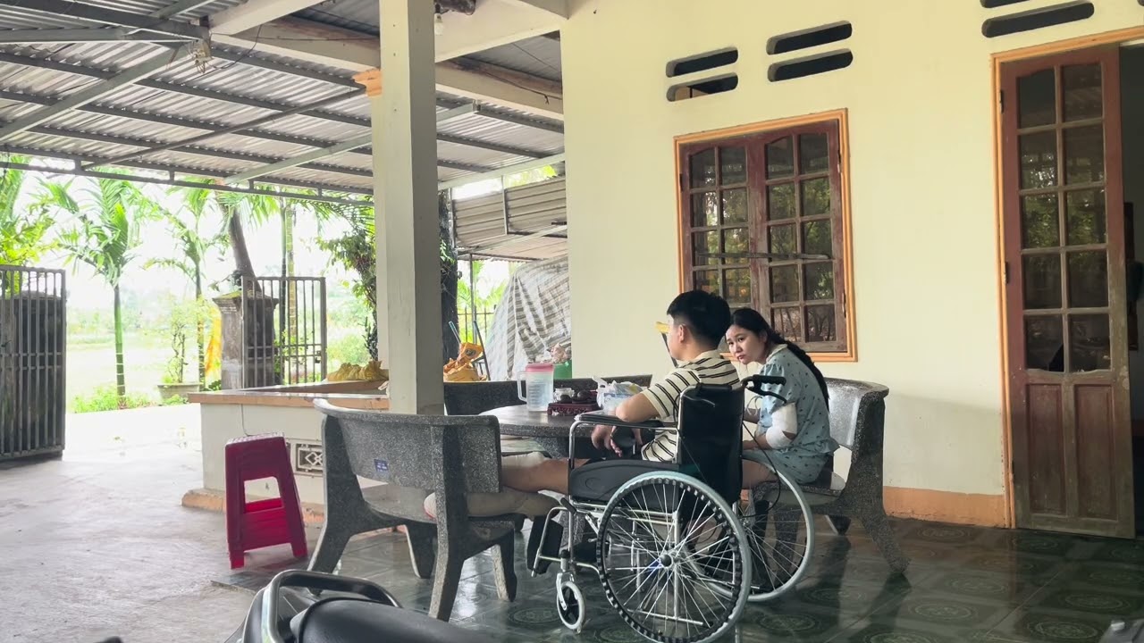 Cuộc sống bình thường nhưng mình thấy thương nó lạ