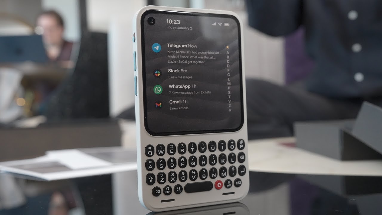 Clicks Communicator Hands-On: Headphone Jack, MicroSD & Keyboard for $399!