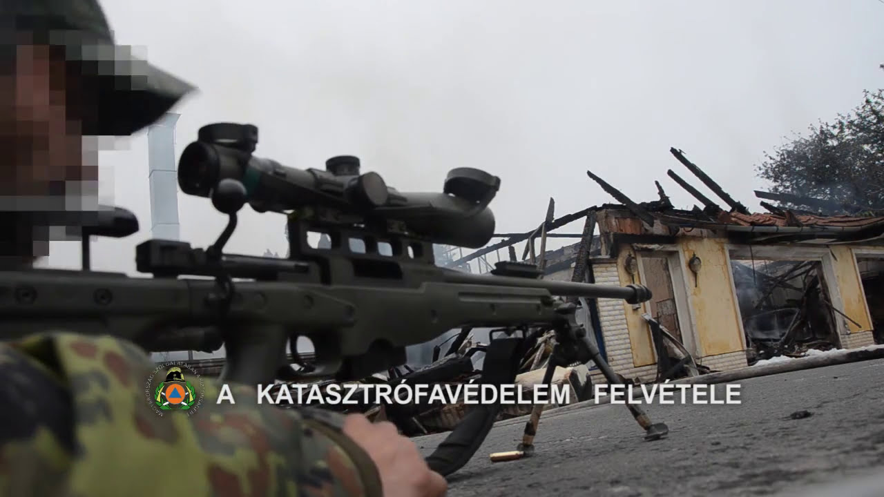 Kigyulladt autófényező műhely oltása Csömörön | TŰZOLTÓK BEVETÉSEN