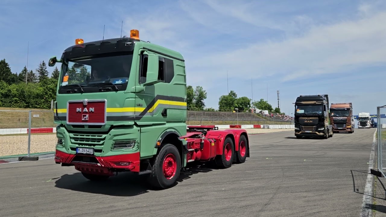Truck-Grand-Prix 2025, Samstags-Korso aus der Müllenbachschleife