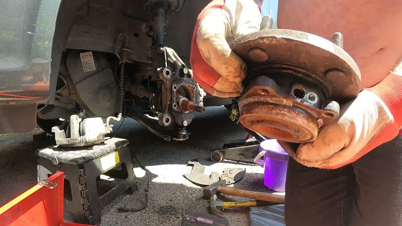 Replace Joint and front wheel bearing to Craysler grand voyager. 23.07.2022