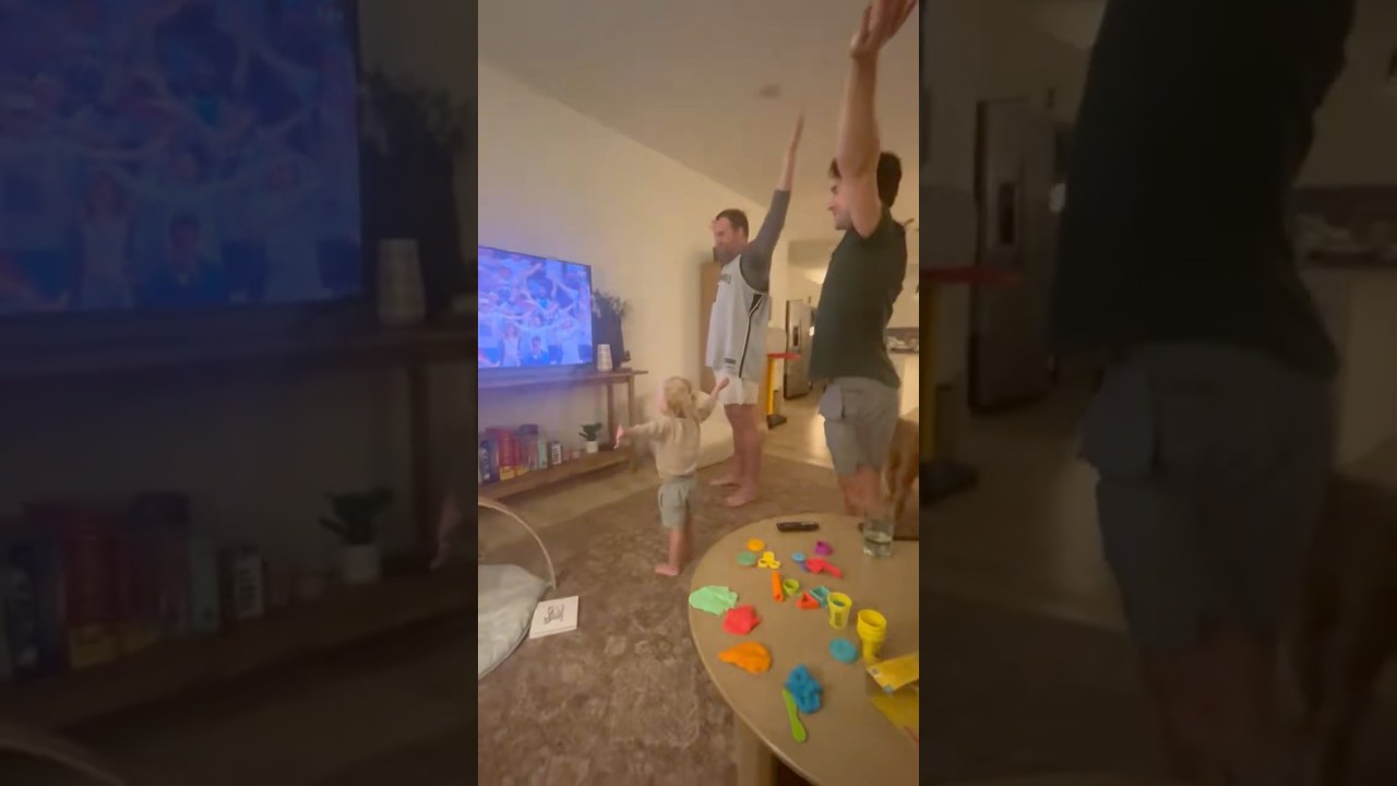 Этот маленький болельщик 