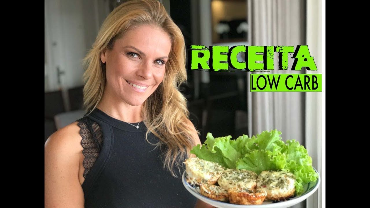 CAROL  MINHOTO ENSINA RECEITA BOLINHO FIT