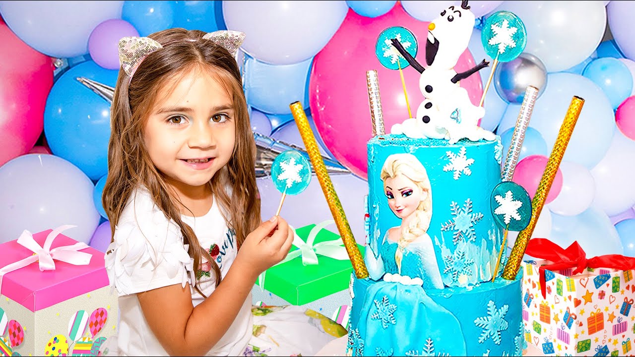 Mia celebra su 4&ordm; aniversario con familiares y amigos | Colecci&oacute;n de cumplea&ntilde;os de vacaciones