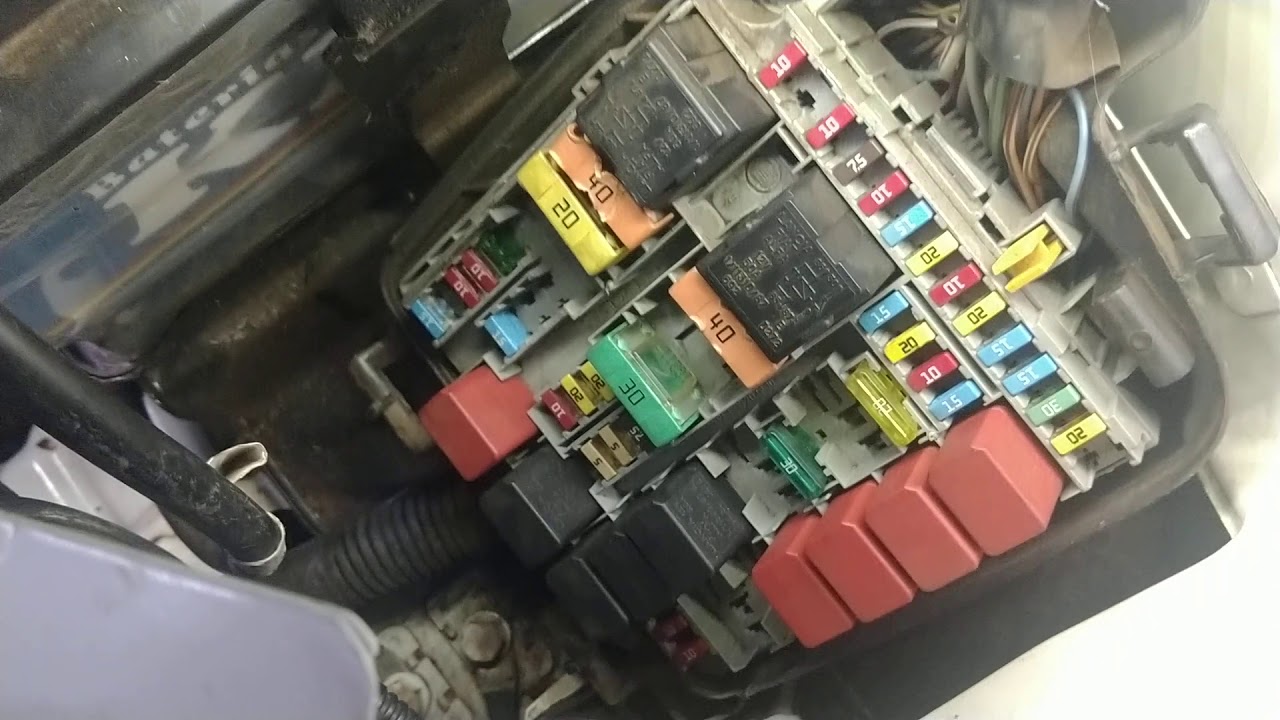 NOVO UNO LOCALIZAÇÃO RELÉ DA BOMBA COMO TESTAR VOLTAGEM