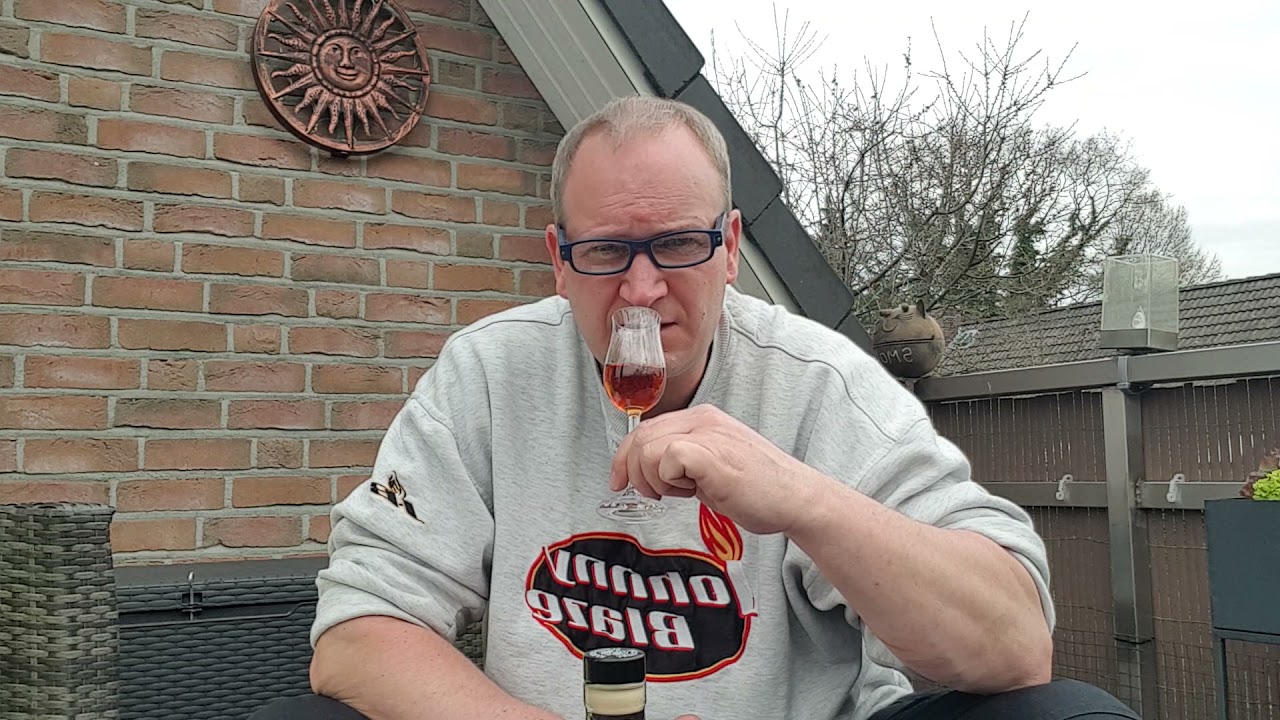 Andre testet den Austrian Empire Navy Rum.....
