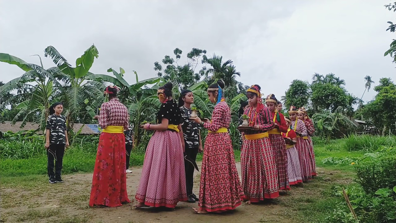 khukuri dance .