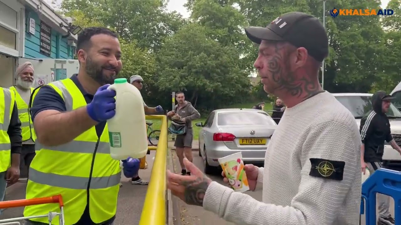 Omar, a volunteer from Morocco, came to the UK and got inspired by Langar Aid's work.Hear his story!