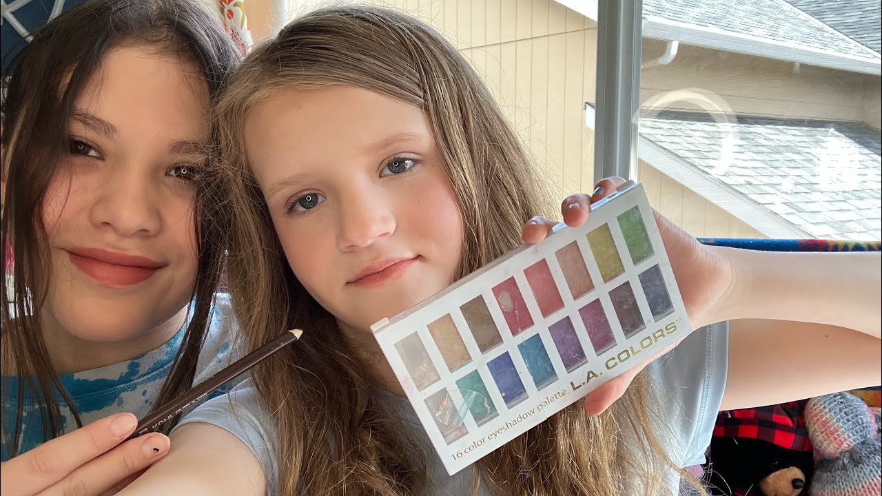 Doing my friends makeup @Pretty Seed