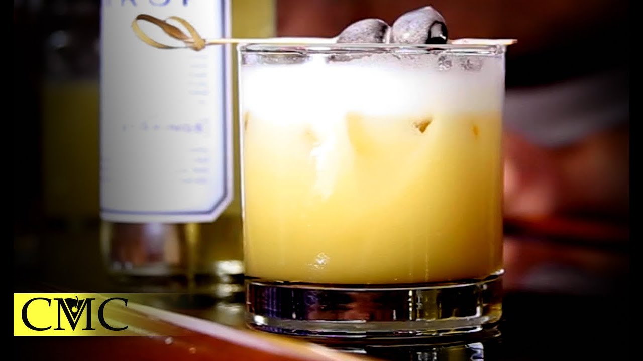How To Make The Amaretto Sour