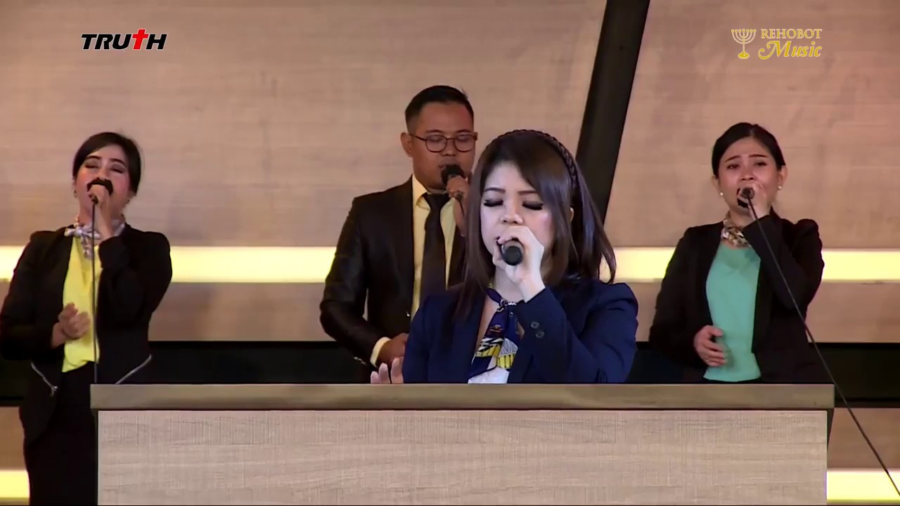 Menyenangkan Hati Tuhan - Cipt. Pdt. Erastus Sabdono