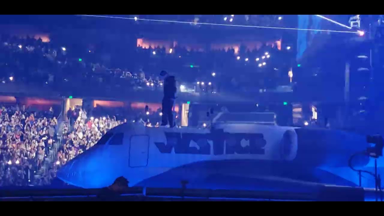 Justice World Tour - Intro: Somebody - Justin Bieber Live - Tampa Bay 4/9/2022
