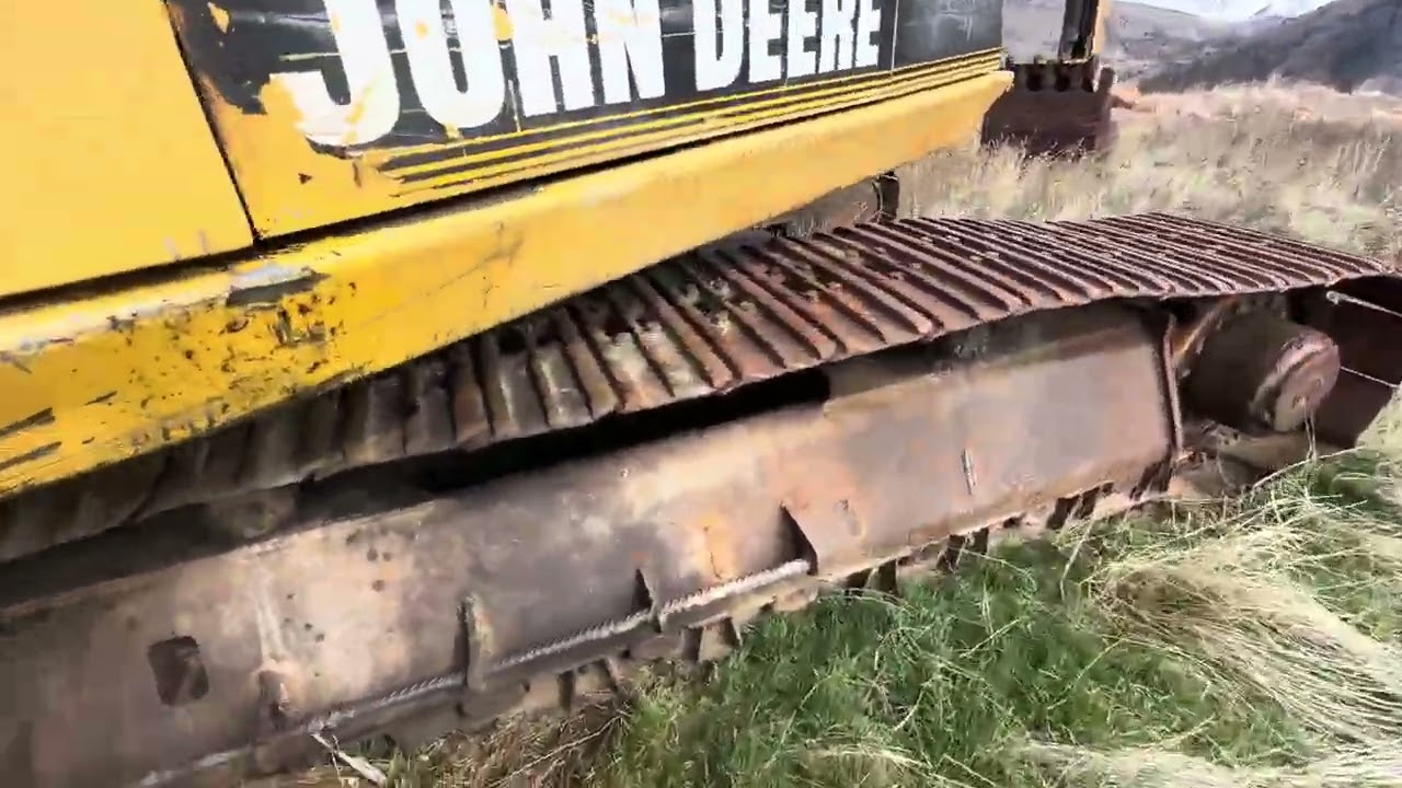 Old start cold start John Deere 690 excavator
