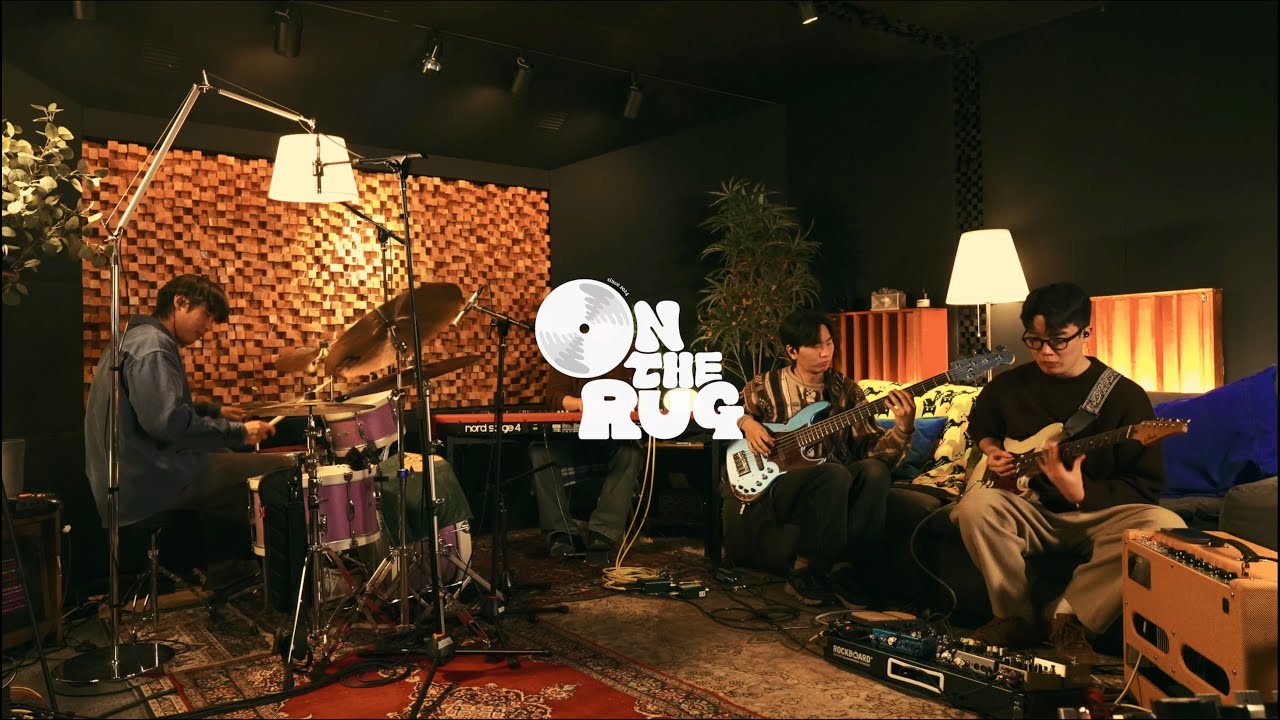 On The Rug - Thief & Police (경찰과 도둑) @gluebluestudio
