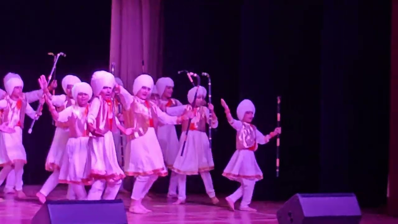Maharaja Ranjit Singh - beautiful performance by childrens of Manav Mangal High school Chandigarh 