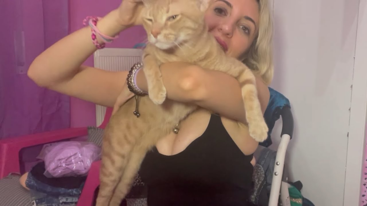Sistemo l’armadio ed escono come sempre abiti di dubbio gusto 😂