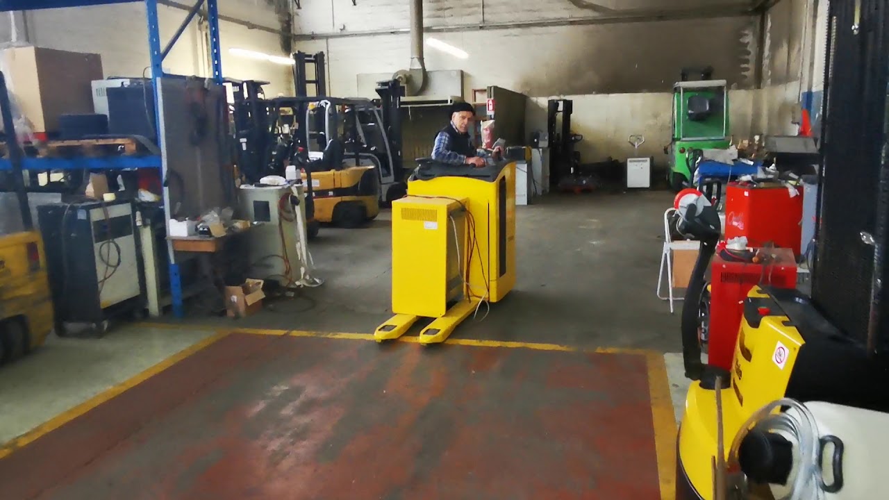 Transpallet elettronico  OM TLR 20 uomo seduto #carrelloelevatore