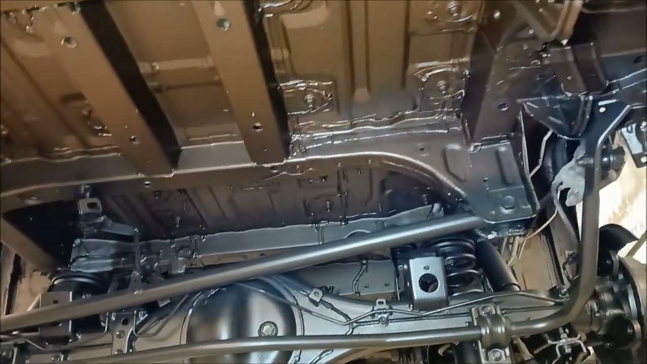 2020 Toyota Granvia V6 - w trakcie prac. Studium zakamarków.